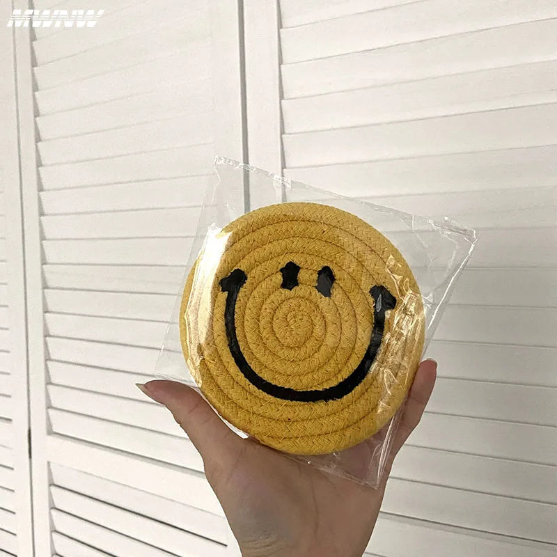 Smiling Face Round Mat Woven Ramie Placemats Anti Slip Dining Table Mats Non-Slip Tableware Bowl Pads Kitchen Drink Cup Coasters Table Piece