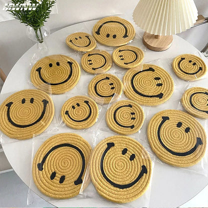 Smiling Face Round Mat Woven Ramie Placemats Anti Slip Dining Table Mats Non-Slip Tableware Bowl Pads Kitchen Drink Cup Coasters Table Piece